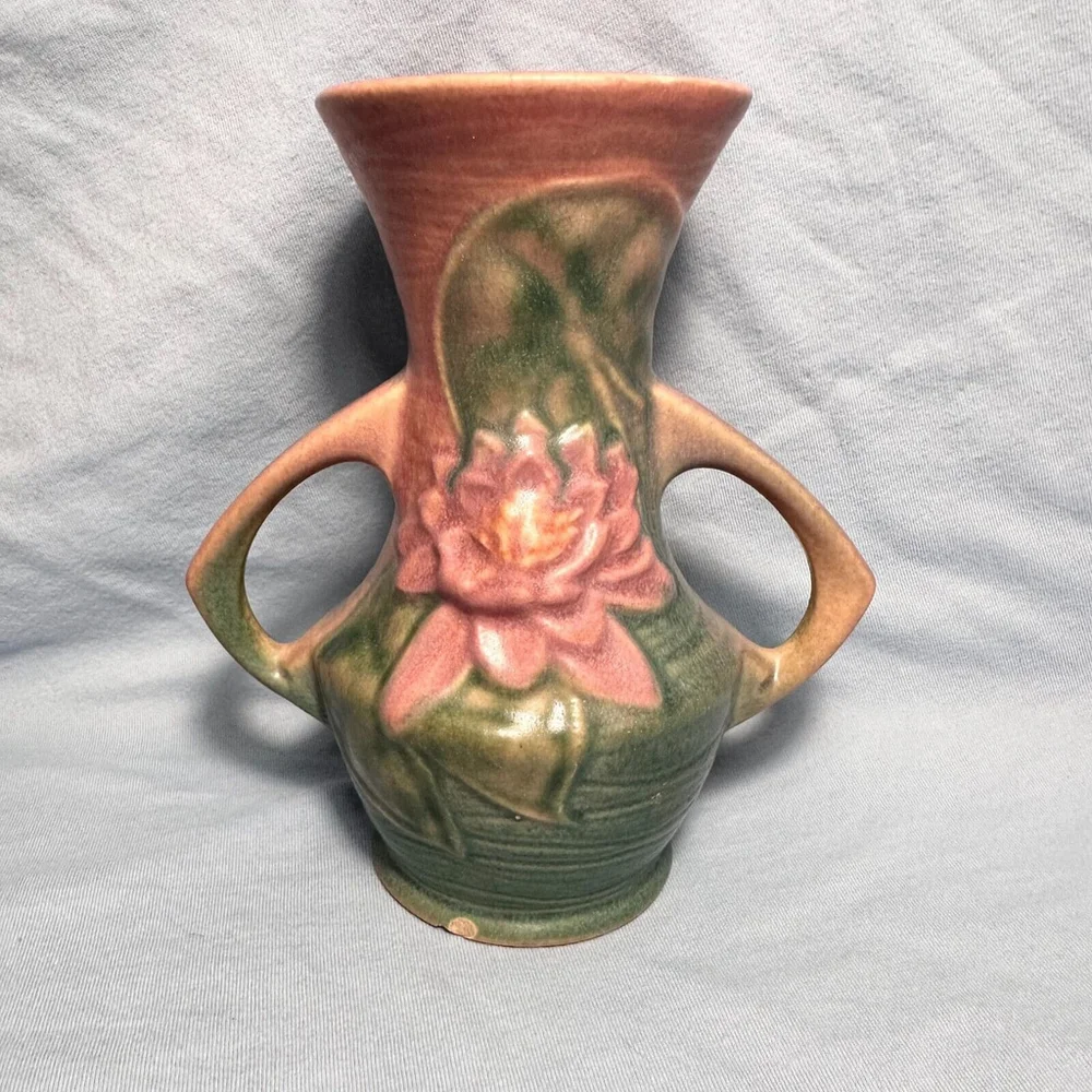 Vintage Original Roseville Pottery Water Lily Vase Approx. 6 inches tall